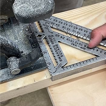 Amazon.co.jp: Swanson Speed Square Pro 7インチ : DIY・工具
